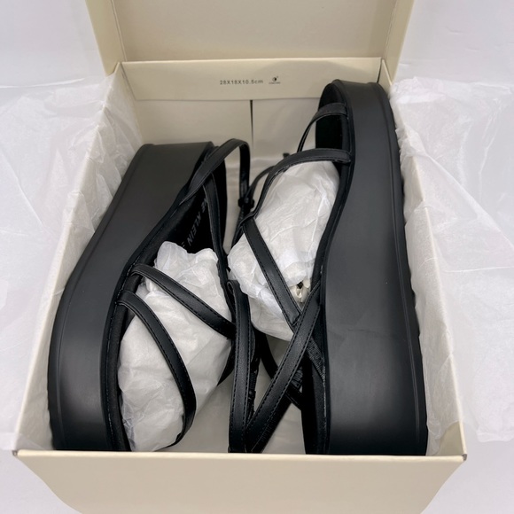 ANNE KLEIN BLACK PLATFORM STRAP SANDALS, INSOLE IS SUPER CUSHIONY, SIZE 9.5M - Picture 15 of 16